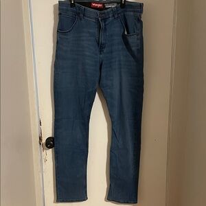 Wrangler Men's Classic Indigo Straight Jeans